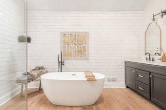 Stylish & Spacious Home Near Atl