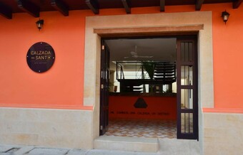 Hotel La Calzada Del Santo