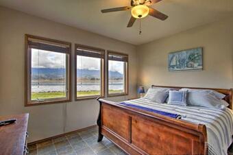 Bayside Home - 6 Miles To Olympic National Forest!