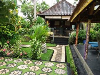Villa Gede Batulumbang
