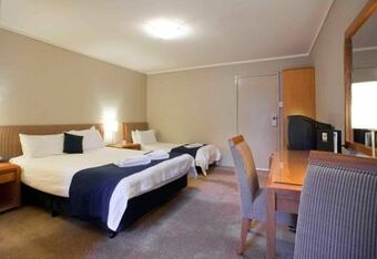 Hotel Ibis Styles Canberra Narrabund
