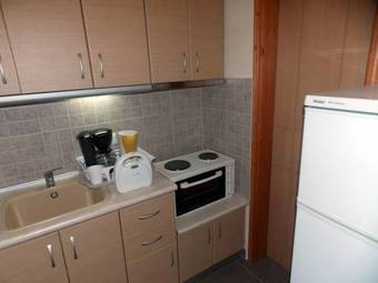 Nikos Apartments