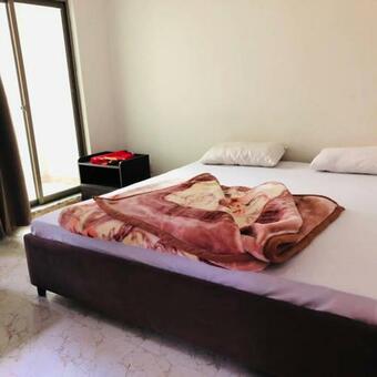 Hotel Silver Oaks