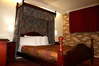 Leagues Motel