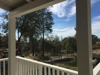 Acorn Rd Cabin With Mountain Views