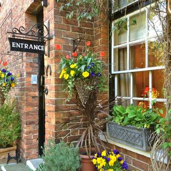 Hostal Garden Hotel