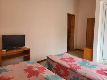 Hostal ????????