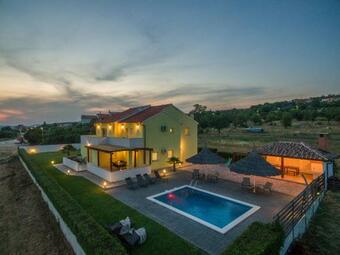 Villa Petrel