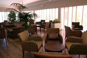 Crerar Eight Acres Hotel