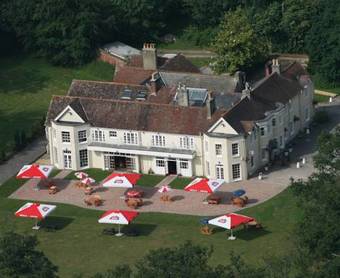 Tyrrells Ford Hotel