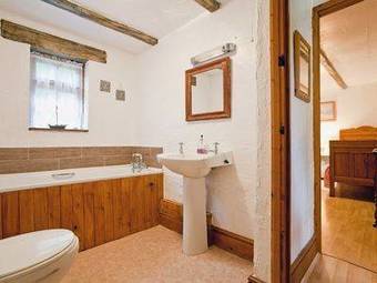 Oaktree Cottage