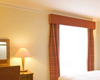 Raven Hotel