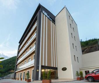 Grand Mela Hotel