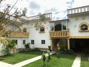 Casa De Hu�spedes "elim"