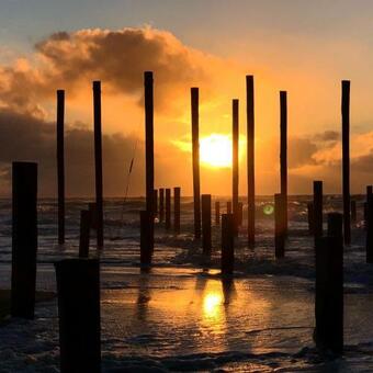 Strandhuis De Zeeparel Met Hottub