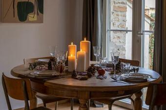 Hostal Domaine Des Pousses, Chambres D'h�tes Au Coeur D'un Village De Campagne