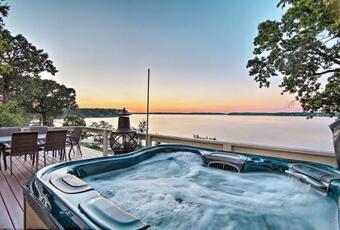 South Grand Lakefront Oasis With Deck And Dock!