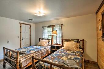 Emporium Colonial Home With Large Yard And Fire Pit!