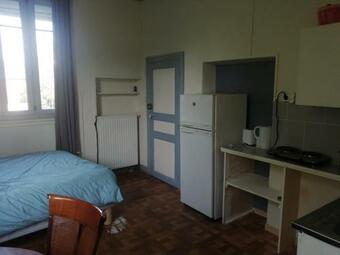 Au Calme, Devant Le Port, Studio Ind�pendant