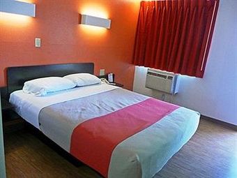 Motel 6 Mcminnville