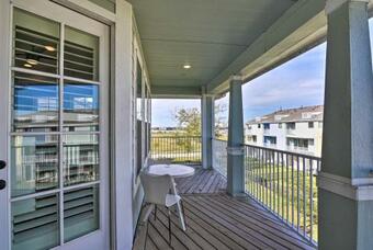 Sleek Lakeside Townhome By Kemah Beach And Nasa