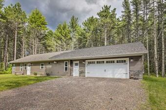 Home With Fire Pit, Gas Grill, Less Than 3 Mi To Lakes