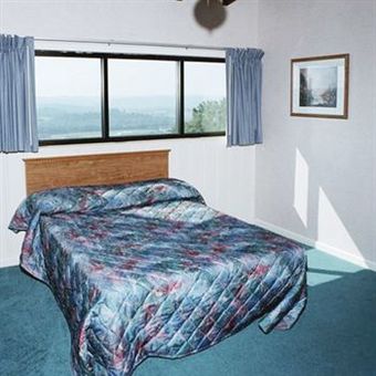 Riverfront Lodge