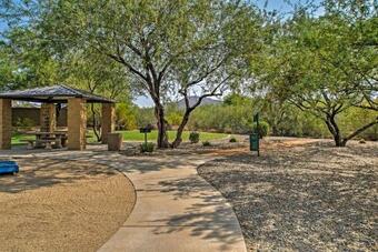 Charming Az Escape With Fire Pit, 1 Mi To Park!