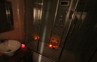 Bed & Breakfast Love Room Perpignan Donjon 35mn de Perpignan