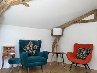 G�te Rue Des Fleurs Puycelsi