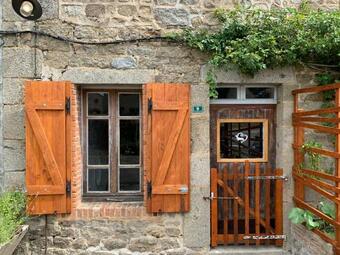 Doxie Cottage