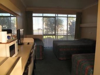 Acacia Motel