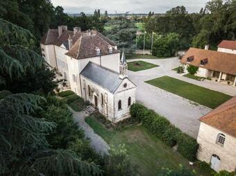 G�te Situ� Dans Une Ancienne D�pendance D'un Ch�teau � Chaudenay