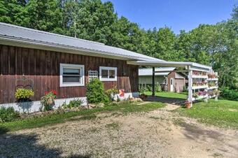 Rural La Crescent Home With Views On Minnesota Bluffs