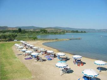 Pleasant Mobile Home In Castiglione Del Lago With Pool