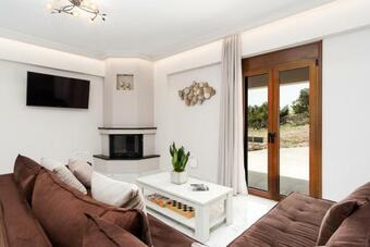 Villa Karouzo - With Private Pool