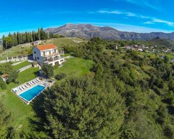 Villa Sunrise