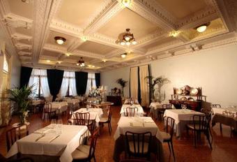 Hotel Croce Bianca