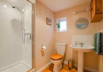 Larksfield Snug