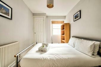 Altido Perfect Location! - Charming Rose St Apart For 4