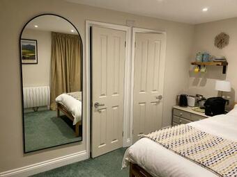 Bed & Breakfast Court Hall