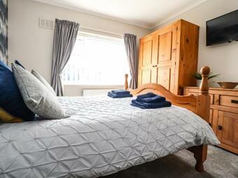 2 Pine Grove
