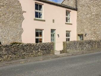 2 Hull House Cottage