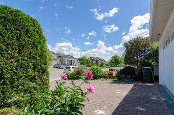 3 Private, Spacious, Bright Rooms In A Gorgeous House