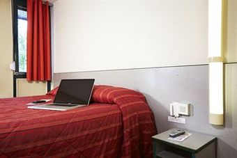 Hotel Premiere Classe St Quentin En Yvelines Elancourt