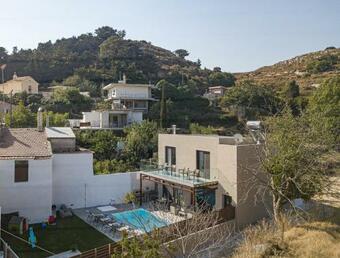 Fotinou Villa, A Secret Retreat!