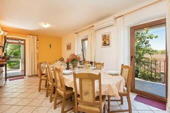 Mulberry Villa