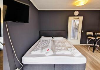 Apartamento Stylish Studio - Close To City Centre - Netflix - Balcony - Parking