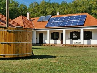 Csal�dka Apartman