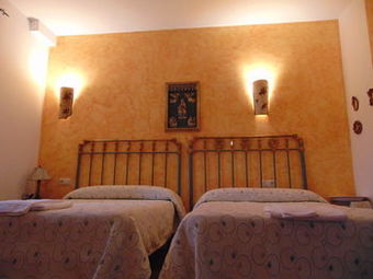 Hostal VII Carreras